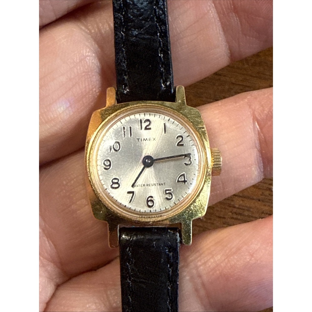 Vintage 1970s Timex Cavatina Women Fashion Watch Mechanical Running Keeps Time